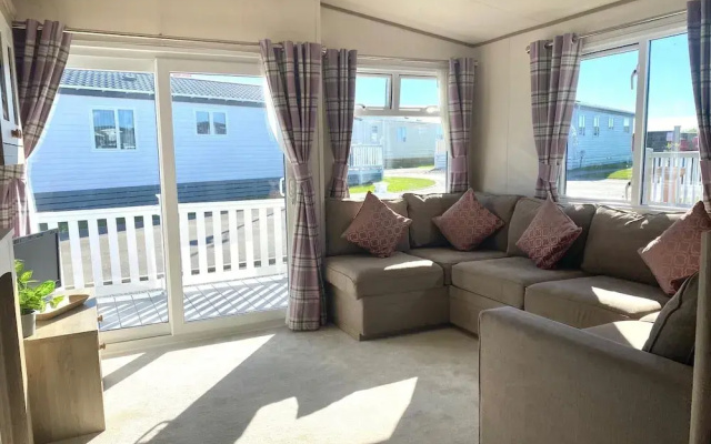 Bay View 37 Oceans Edge by PRL Lodge Hire