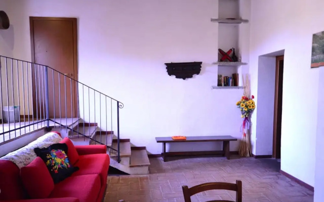 Farmhouse in Vinci With Pool & Vineyards