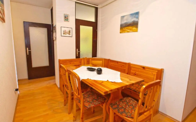 Apartment Gortanova 942