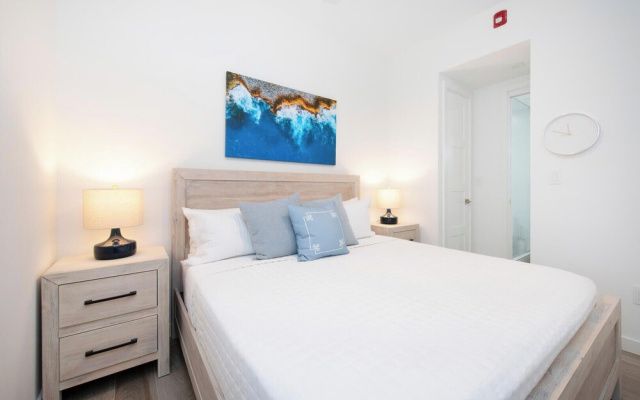SeaDreams Boutique Condos