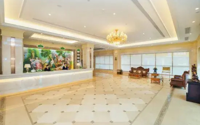 Sunshine International Hotel (Yueyang Xiangyin Dequan Shopping Center Branch)
