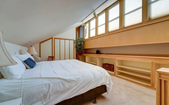 Tahoe Donner House w/ Hot Tub & Grill!
