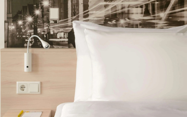 Super 8 by Wyndham Augsburg