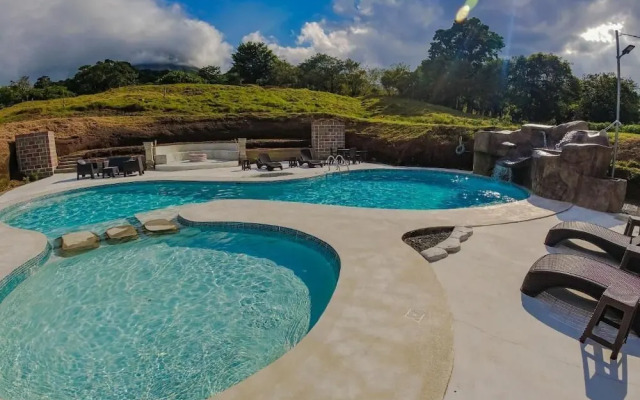 Arenal Poshpacker Boutique Urban Tropical Hotel