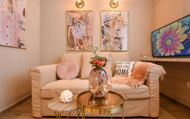SWEET BLOSSOM - Lovely 1BR Apt in the City Center