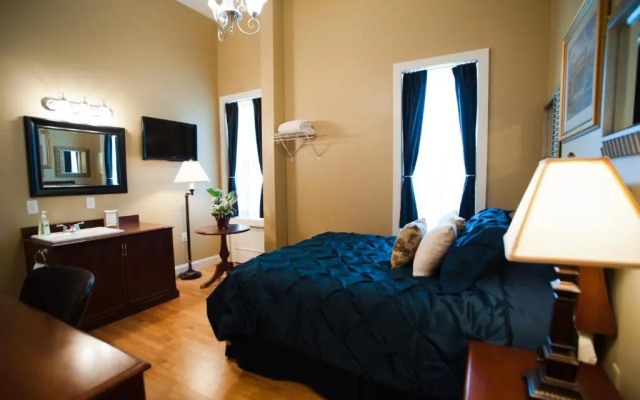 Beacon Hotel Oswego