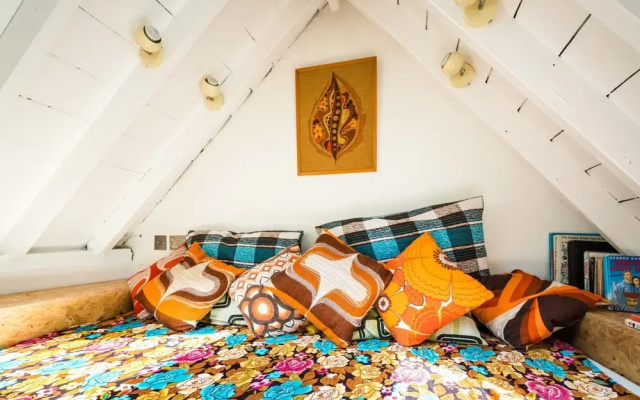 Cute House IN Soho - Full AC, Quiet and Unique