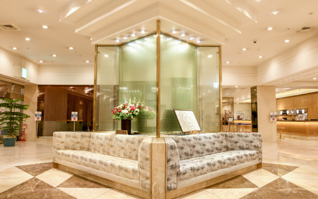 Отель Narita Tobu Hotel Airport
