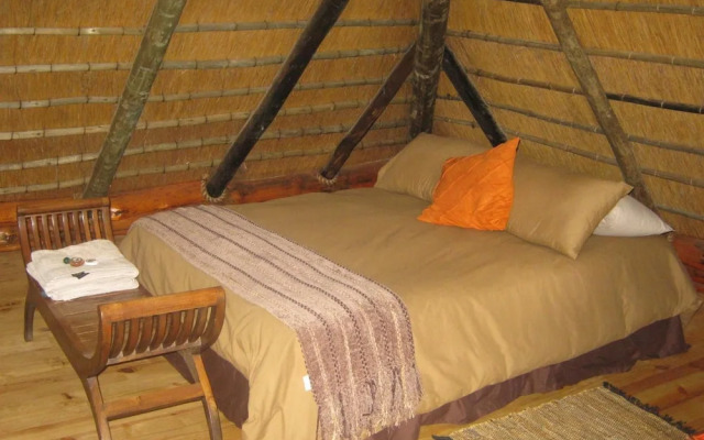 Emahlathini Guest Farm