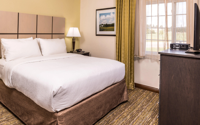 Candlewood Suites Topeka West by IHG