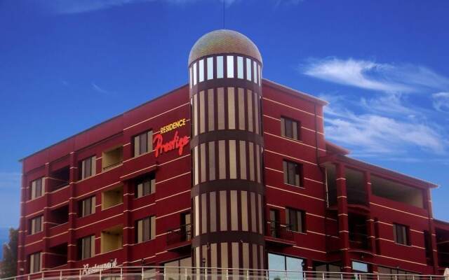 Prestige Hotel Свиштов вид на фасад