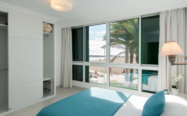 Beachfront Apart Las Burras Mra 02