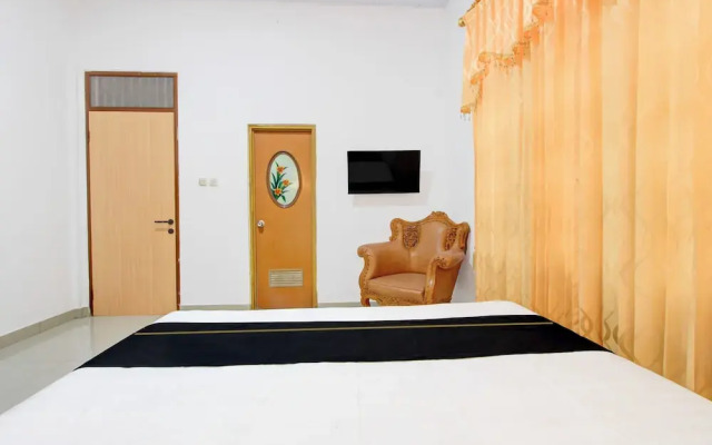 Hotel O near Lapangan Besar Mandala