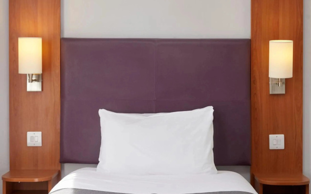 Premier Inn Basingstoke South