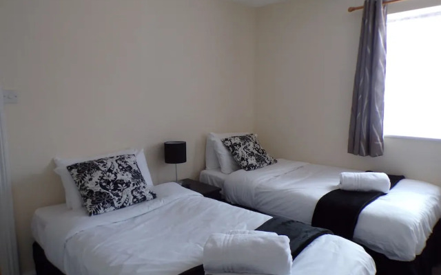 Thornbury Apartments