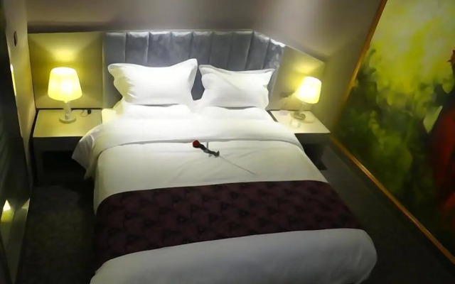 Urba Hotel · Xi'an North Railway Station