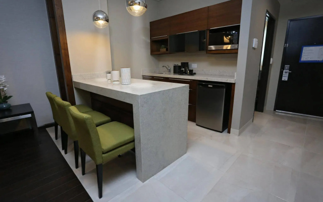 Holiday Inn Express & Suites Mexicali by IHG