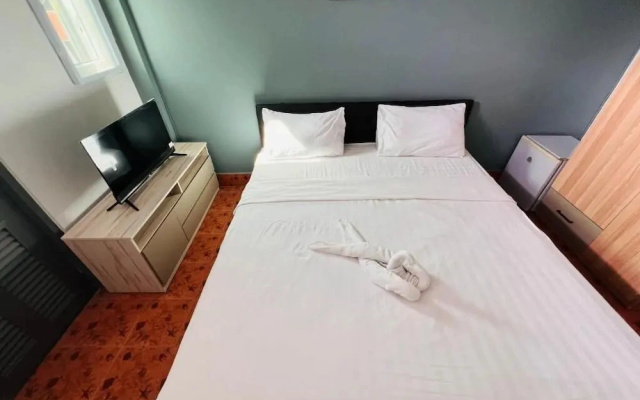 Patong Adventure Hostel