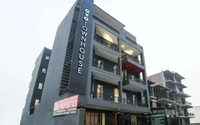 OYO Townhouse 203, Sector 57