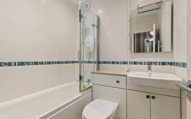 6 Paragon Court - Sea Front Apartment