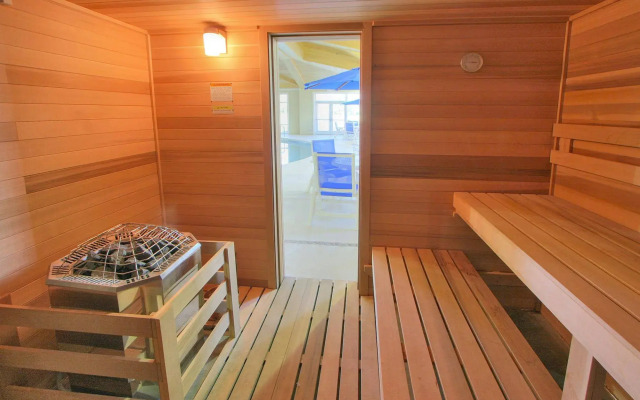 Bluewater Resort & Marina by Spinnaker Resorts