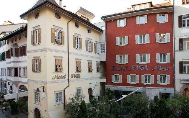 Hotel Figl ***S Больцано вид на фасад