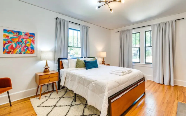 Updated Atlanta Getaway w/ Yard ~ 5 Mi to Downtown