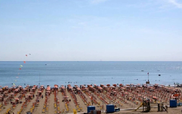 Three-room apartment in a nice villa with garden - Beach Place Included