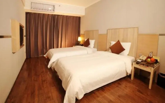 New Year Hotel