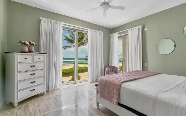 Beachfront Condo w Sea View A-202 Costa Atlantica
