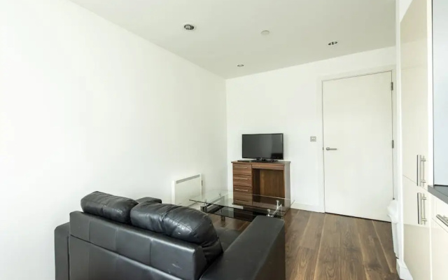 Lovely Home in Media City right by the Quays