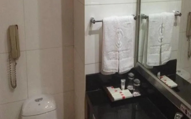 Yonghe Business Hotel