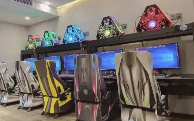 Aiwan E-sports Homestay (Wanzai Foreign Language School Bus Station)