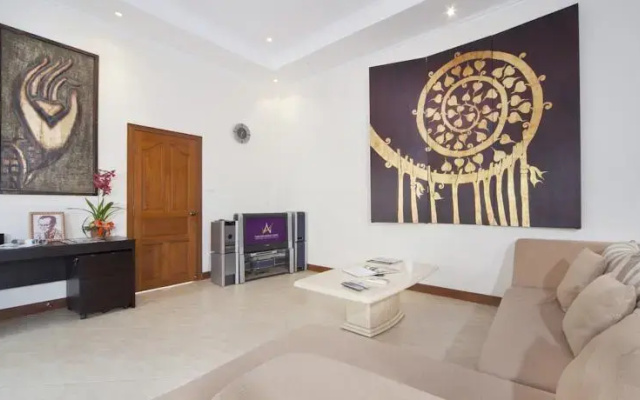 Pratumnak Pool Villa 1C