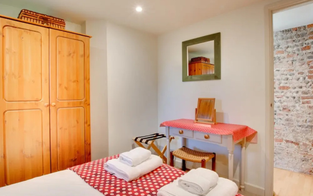 Traditional Holiday Home in Briston With Garden