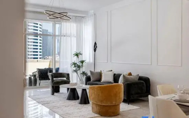 Stylish Apartment Huge Terrace Near Burj Khalifa