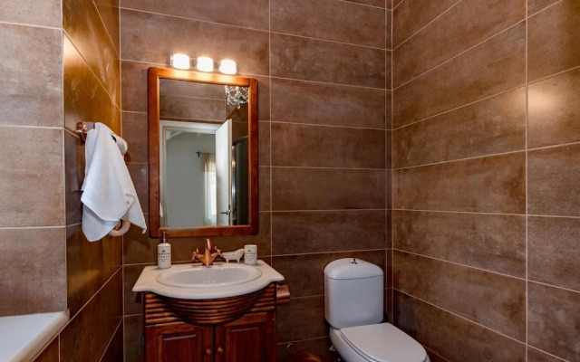Zante Soleil - High-end Stone Villa With 4BD