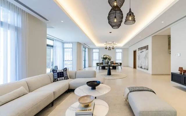 Luxurious 5 Bed Villa 60B Palm Jumeirah