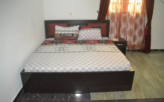 Evaville Hotel N Lounge