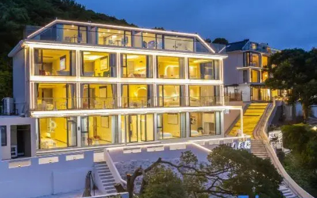 MaxHotel