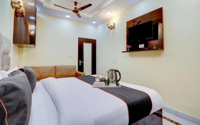 OYO 91483 Hotel Amazing House