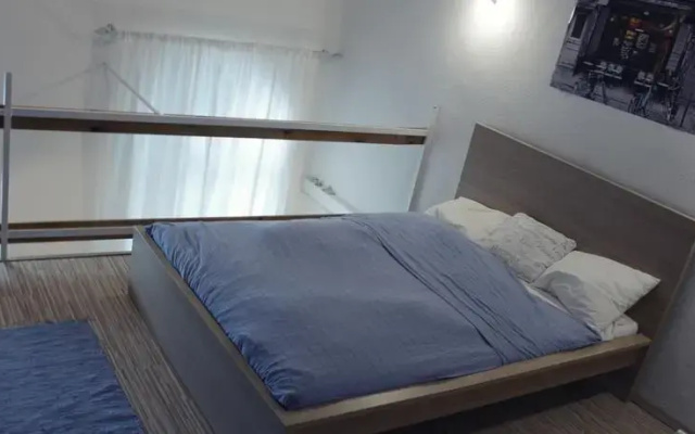 Gozsdu House