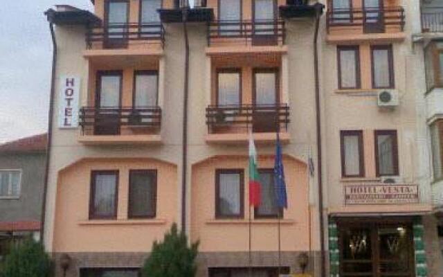 Hotel Vesta Казанлак вид на фасад