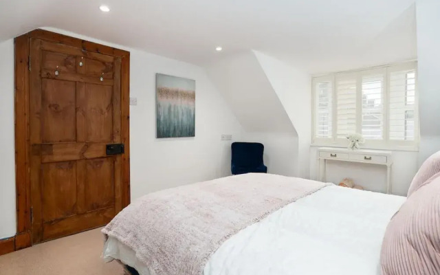 Beachside Stay - 4 Mins Walk - Free Parking