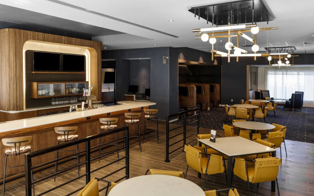 Courtyard by Marriott Indianapolis Fishers