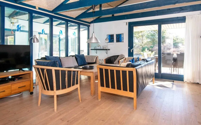 Wheelchair Accesible Cottage With Pool
