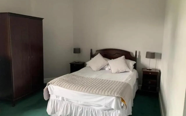 Oyo Dunmar House Hotel