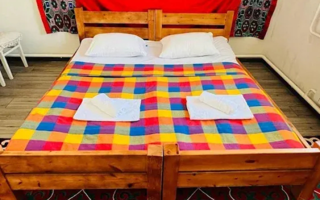 DADOW Guesthouse