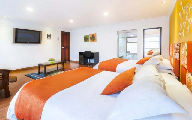Casa Madrigal Hotel