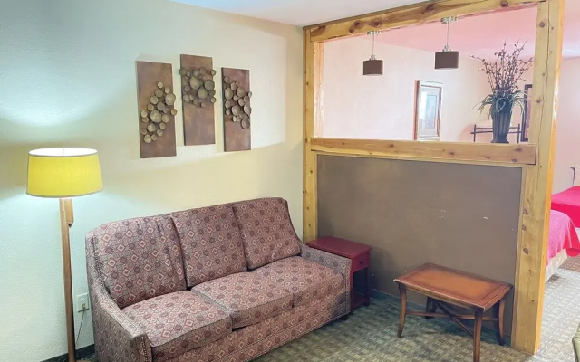 Pikes Peak Inn